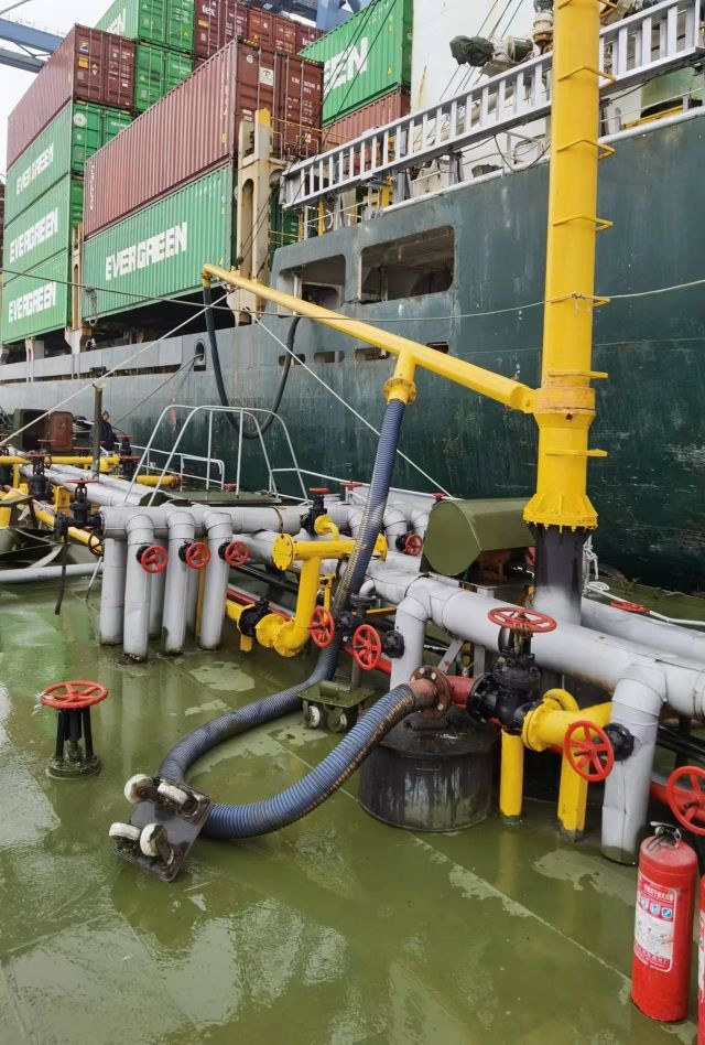 船舶海上燃油供应。自有加油船多艘，提供长三角港口锚地柴油和低硫重油加油 ...